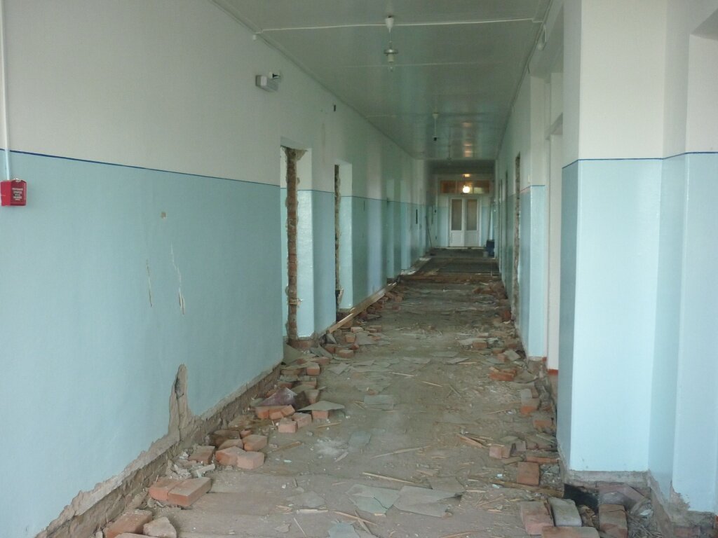 2 этаж - коридор родильного отделения.JPG